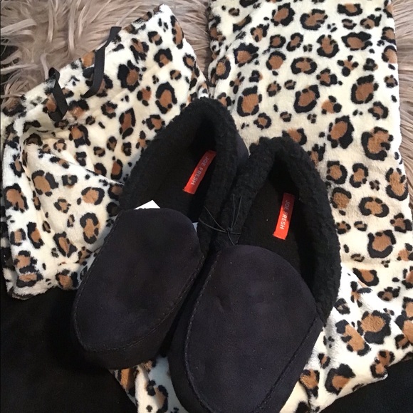 Brand new black slippers never worn - Picture 2 of 15